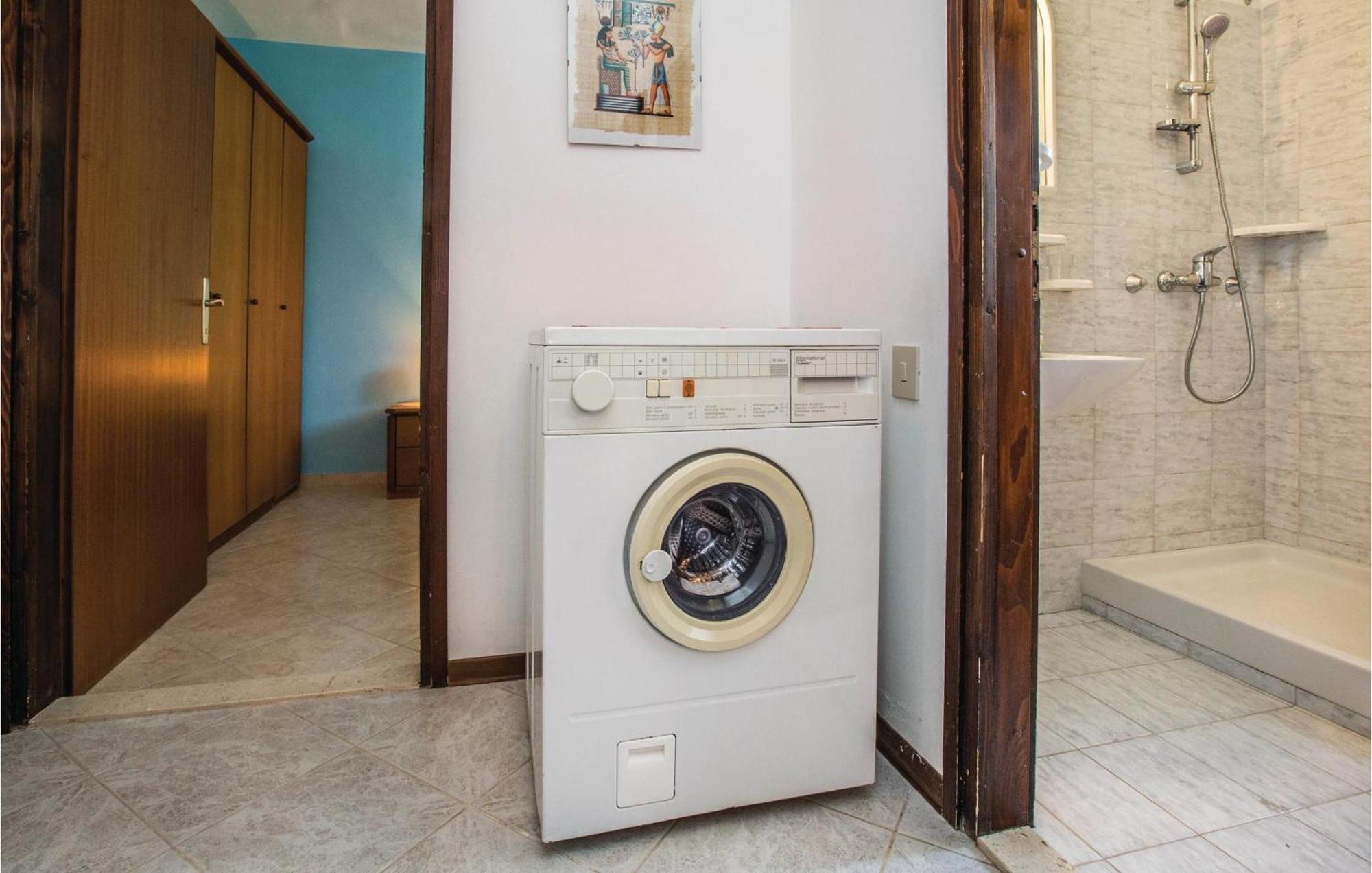 2 Bedroom Beautiful Apartment In Savudrija Exterior photo